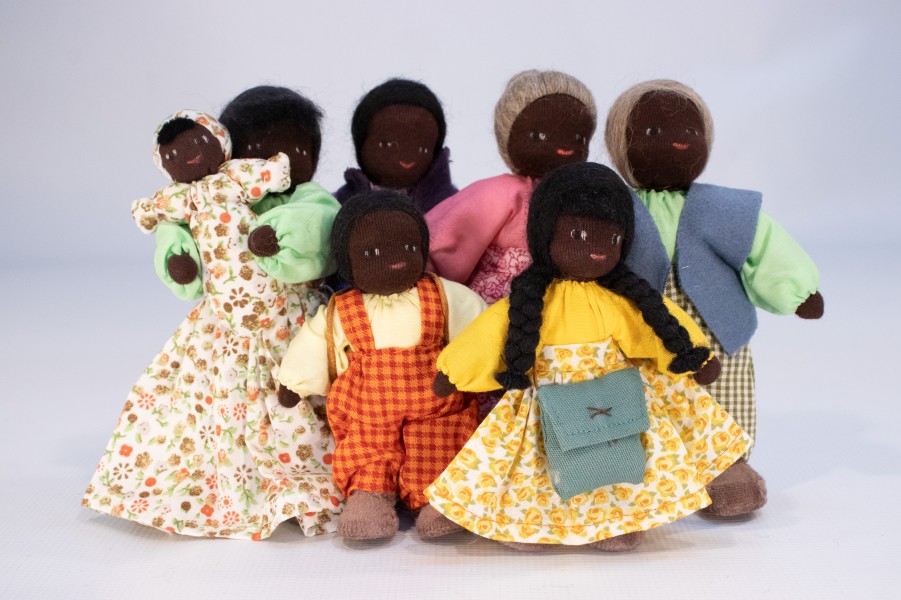 Dollhouse Dolls | Evi Dollhouse Dolls Evi Doll Family With Dark Skin