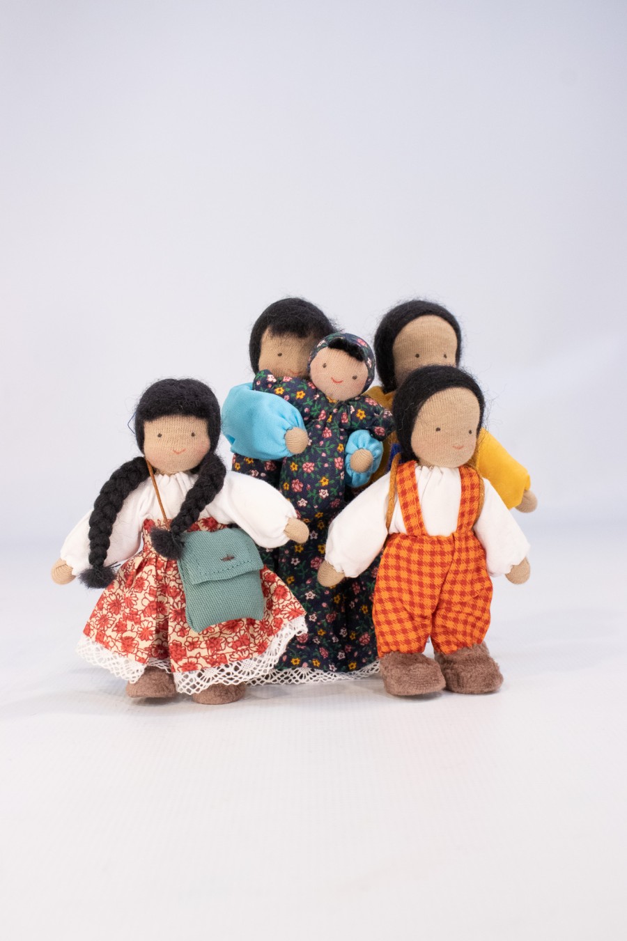 Dollhouse Dolls | Evi Dollhouse Dolls Evi Doll Family With Olive Skin